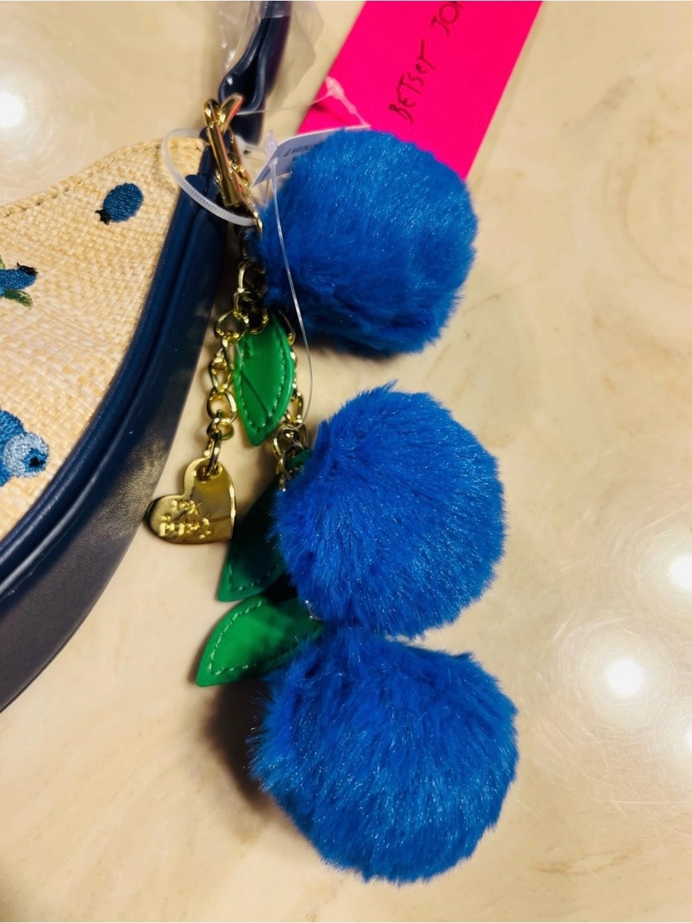 š«šBETSEY JOHNSON Straw Blueberry Shoulder Bag With Blueberry Pom-Pom Charm - Picture 7 of 15